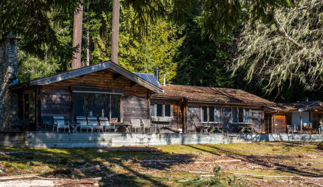 Living off the Grid: What You Need to Know Before Taking the Plunge