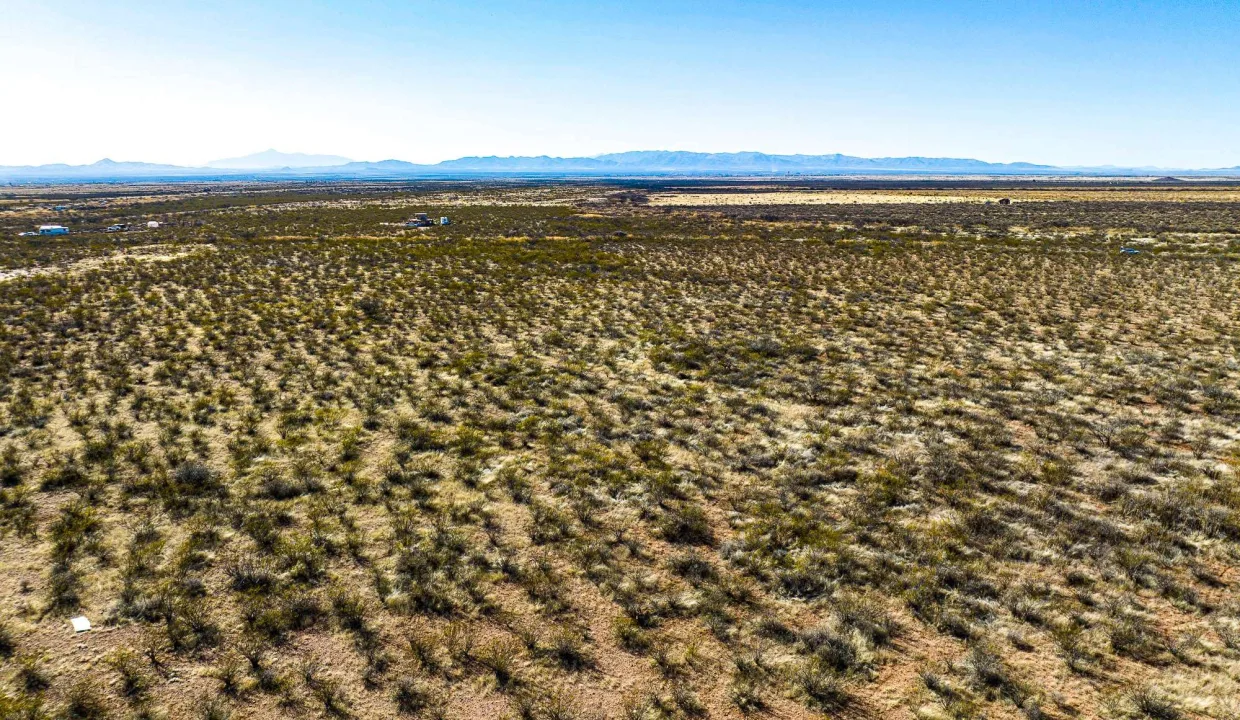 406-30-215 Drone looking W