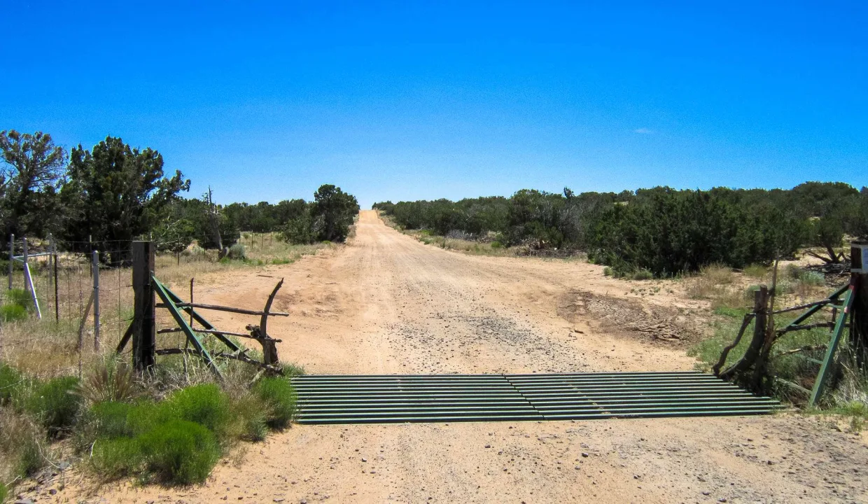 APN 205-83-127 Entrance from Hwy 191S