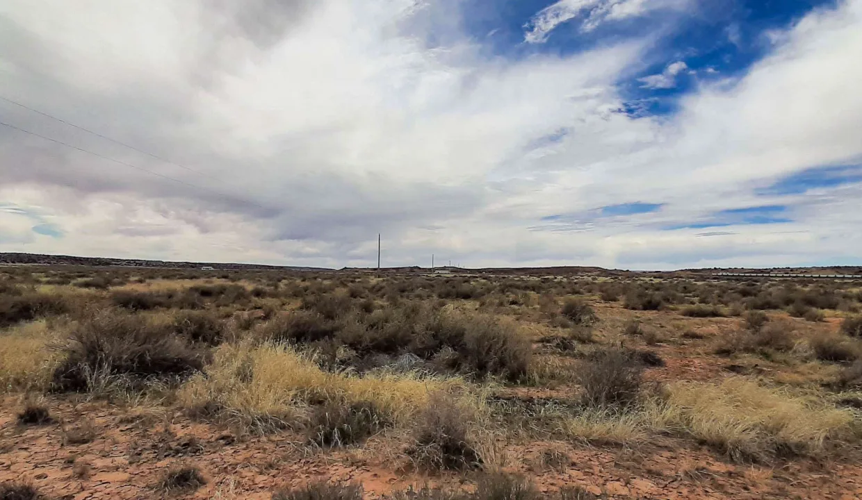 207-63-140 Southern border powerlines facing west