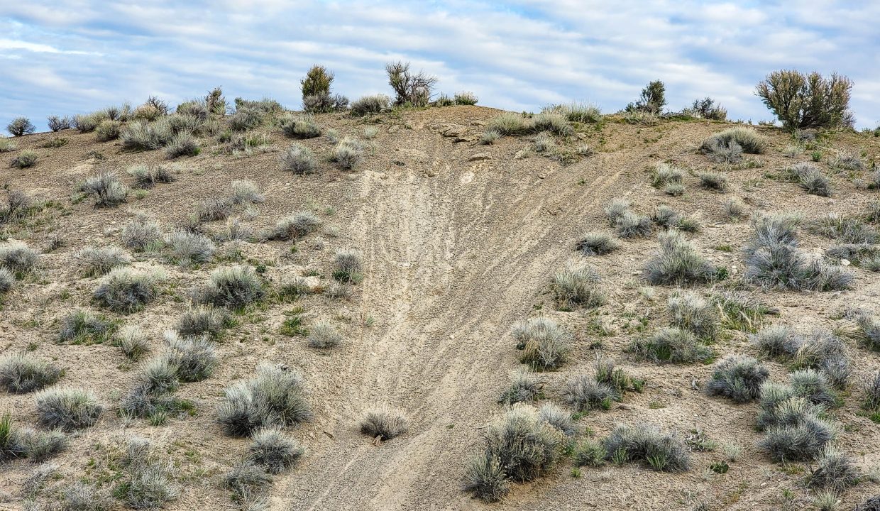 063-023-010 Road up hill 2