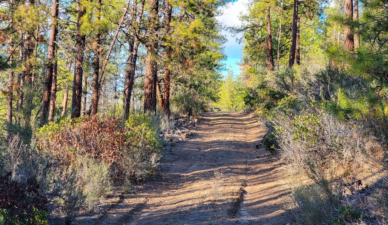 3510-014B0-04300 road on southern edge