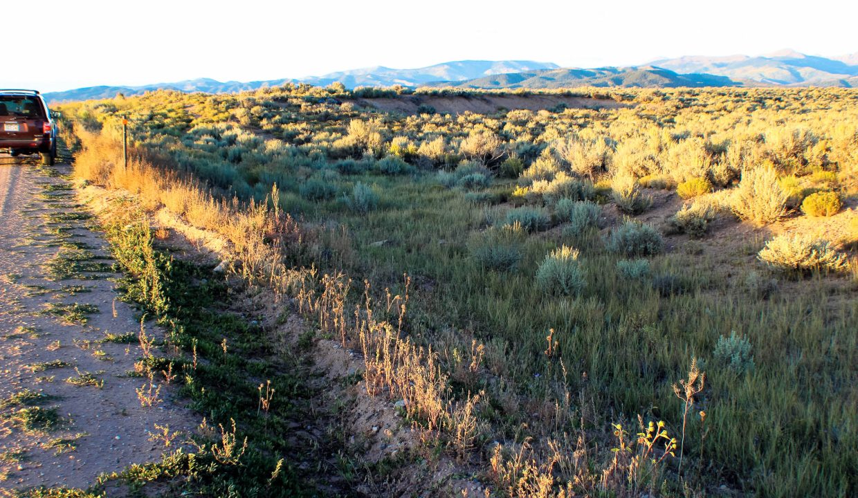 100-07-250-Rd 21 Looking at Trail Toward Property-2
