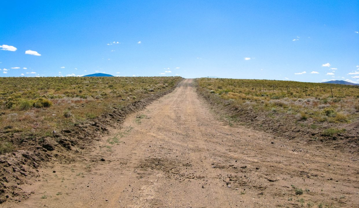 715-32-020_SEC_intersection_look_south