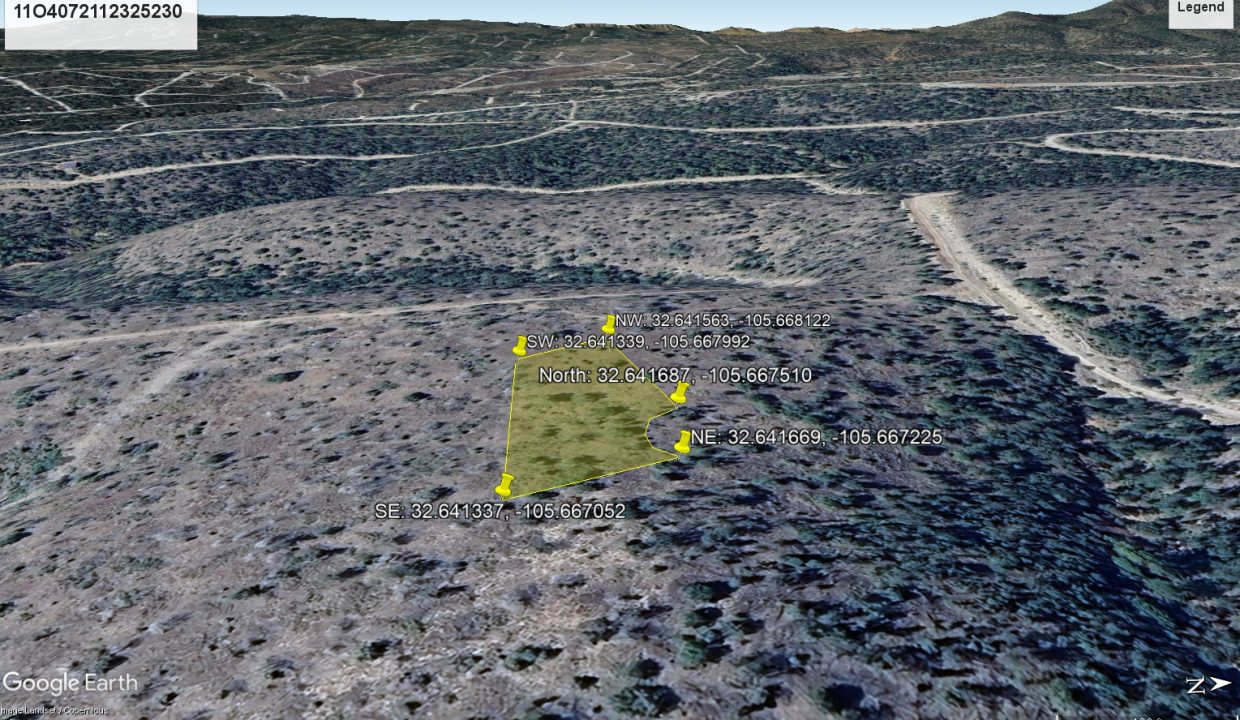 11O4072112325230_GE_Looking East